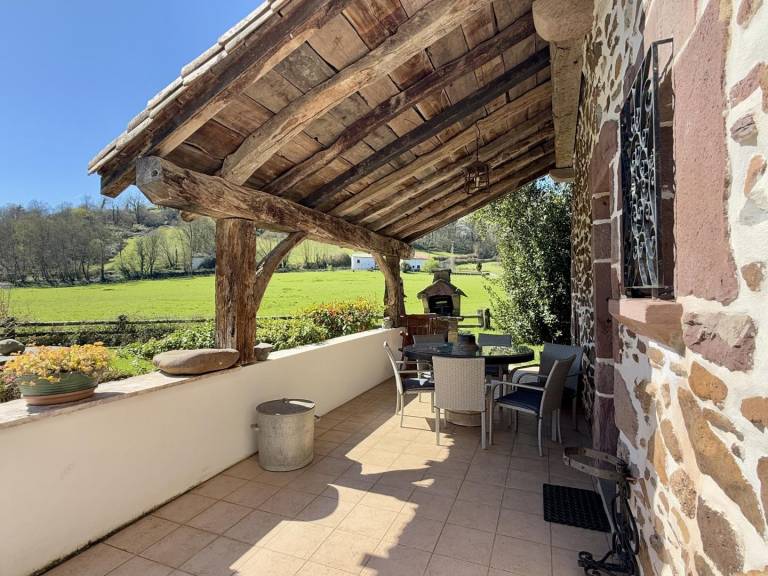 Gite with patio, barbecue & garden — photo 2