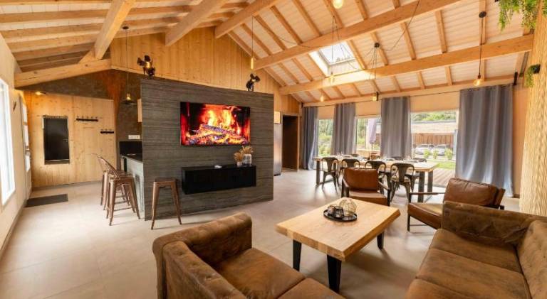 Fully equipped chalet with terrace, barbeque & hot tub | Pet-friendly — photo 2