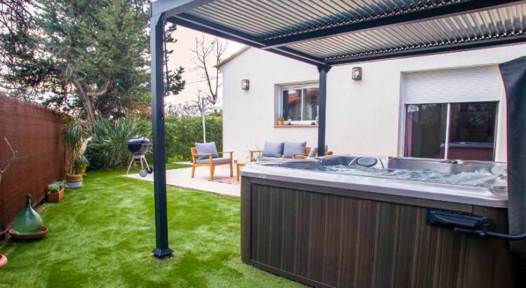 Vacation home with jacuzzi in La Valette-du-Var