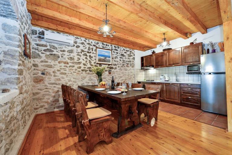 Vacation home with garden & barbeque | Garden view — photo 3