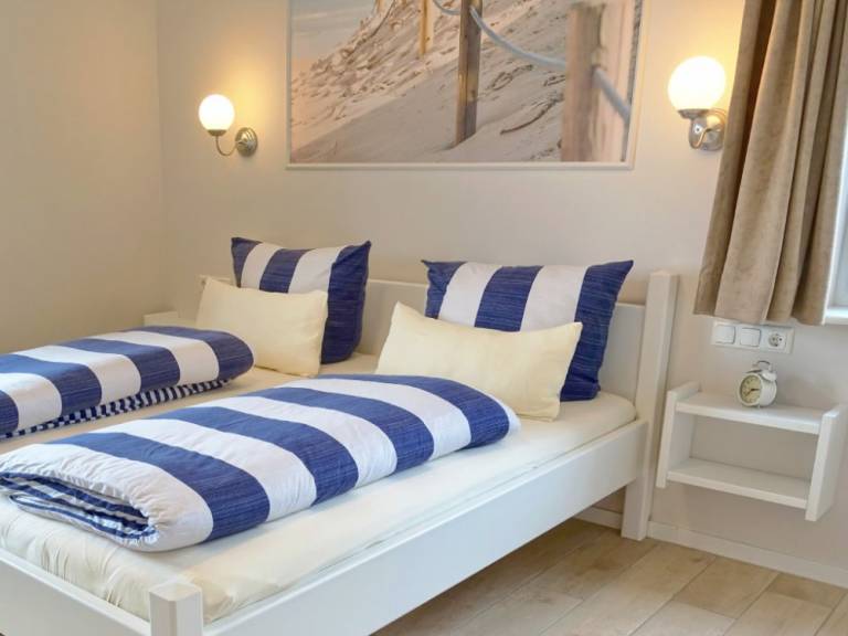     
Ferienhaus ∙ 6 Gäste ∙ 3 Schlafzimmer
