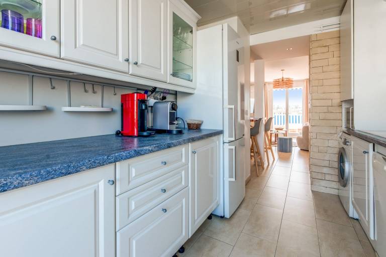 Child-friendly rental apartment with terrace & barbeque | Beach nearby | Perfect for remote work | Pet-friendly — photo 5