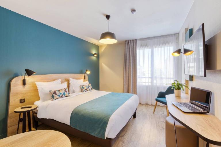 Serviced apartment with terrace in Gennevilliers