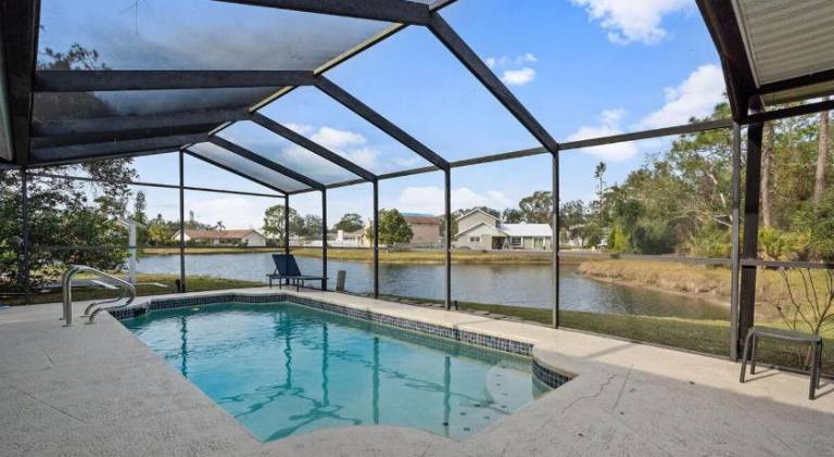 Charming house with pool | Pets are welcome in Sarasota, FL