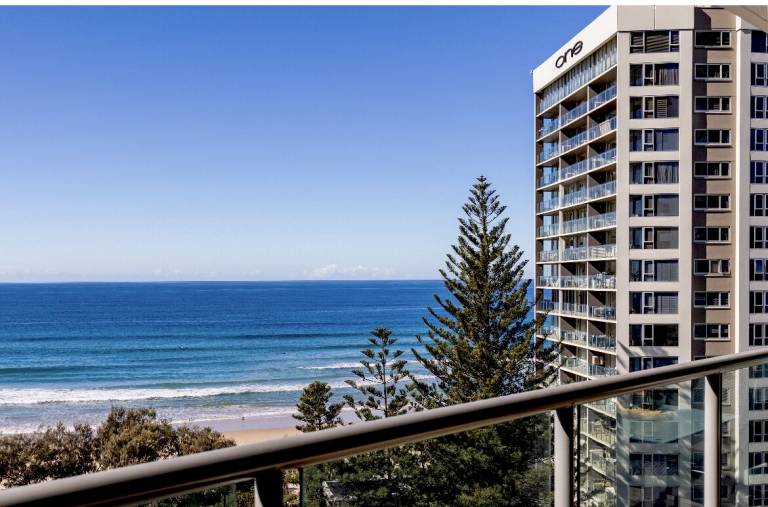 Apartment Surfers Paradise