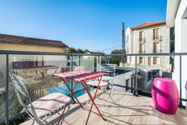 T3 Cros De Cagnes Beachfront Apartment with Private Terrace, Wi-Fi & Air Conditioning — photo 2