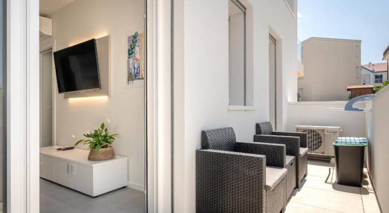 Rental apartment with terrace | Next to the beach | Pets are welcome — photo 5