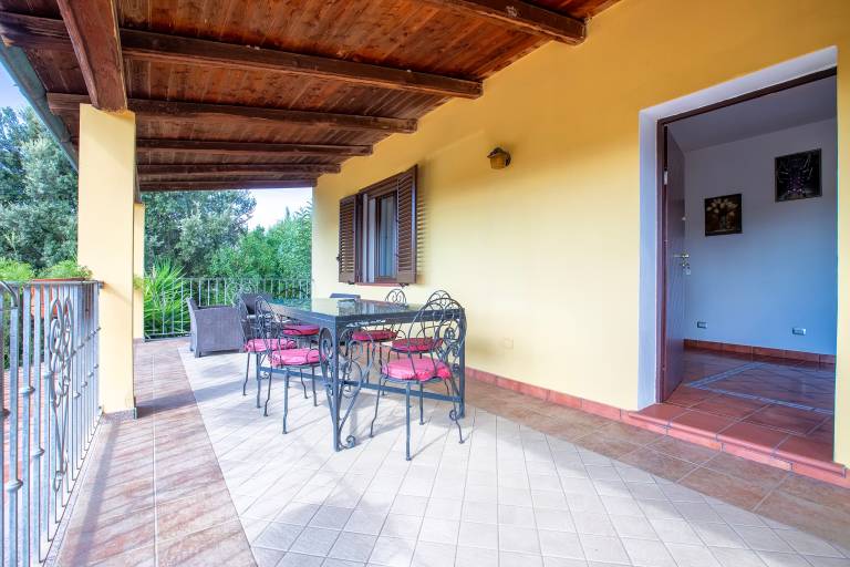 Apartment 'Villa Sorrentina - Suite Edera' with Private Terrace, Wi-Fi and Air Conditioning — photo 4