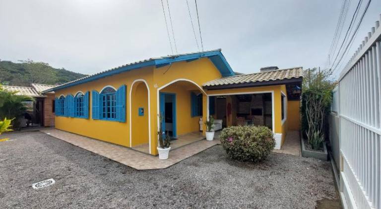 Vacation home with 3 rooms for 6 persons in Florianópolis