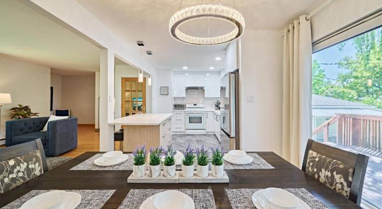 Vacation home with 4 rooms for 8 persons in Calgary, AB