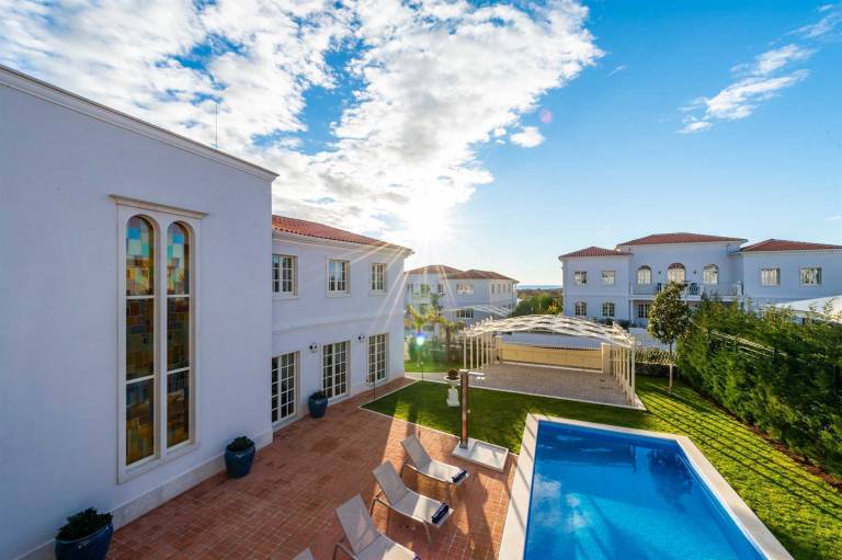 Villa with private pool, patio & yard | Pool view — photo 4