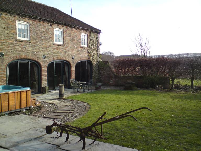 Cottage with jacuzzi, yard & barbecue in Bridlington