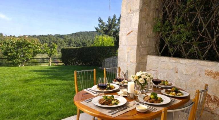 Charming vacation home with yard & patio | Pets are welcome — photo 3