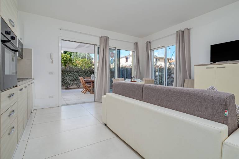Apartment "Cormorani - 7" Near the Beach with Wi-Fi, A/C, Terrace & Garden — photo 4