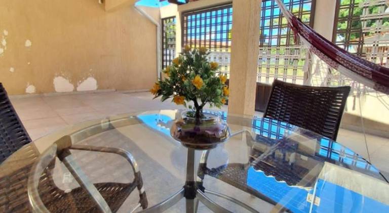 Vacation home with pool — photo 2