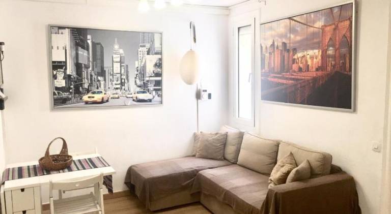 Holiday apartment with terrace | Suitable for remote work in Barcelona