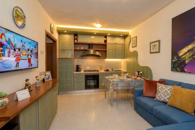 Holiday apartment with yard & pool — photo 2