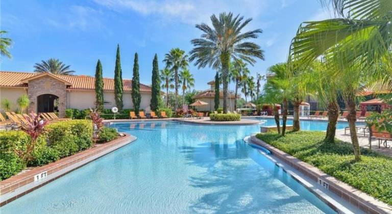 Apartment with pool | Pets are welcome — photo 3