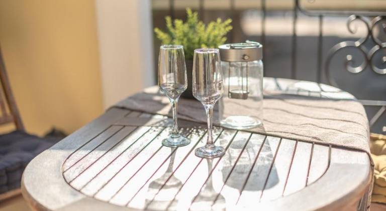 Holiday apartment with patio | Close to Temple of Hephaestus | Good for workation | Pet-friendly — photo 5
