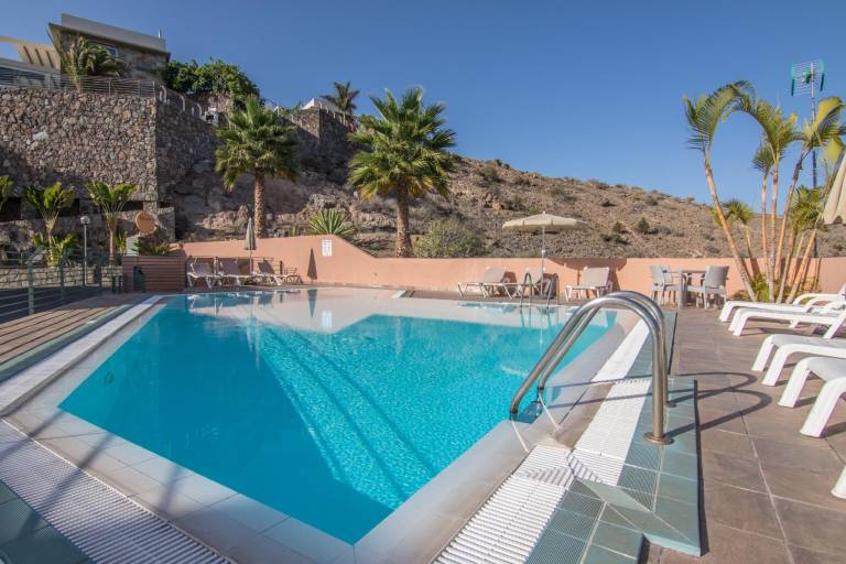 Villa with pool | Pets are welcome — photo 2