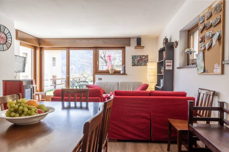 Rental apartment with yard, grill & terrace — photo 2