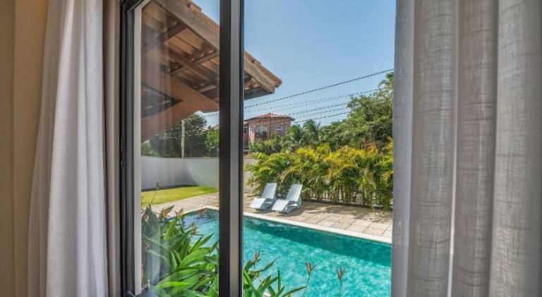 Rental apartment with pool, BBQ & garden — photo 4