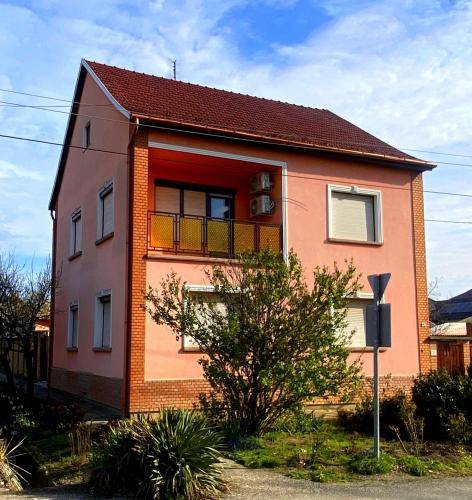 Apartman  Tápé