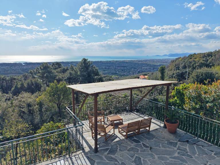 Fully equipped villa with barbeque, garden & terrace | Sea view | Pets allowed — photo 4