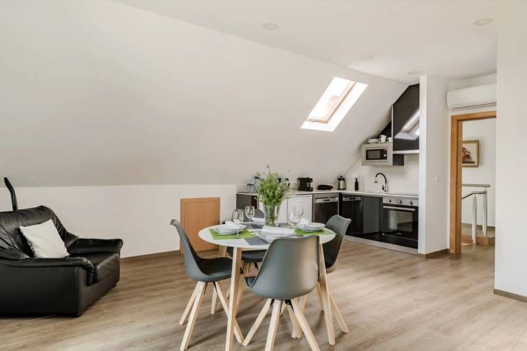 Holiday Home 'Quinta Do Bairro - 1º Andar' with Mountain View, Wi-Fi and Air Conditioning in Braga