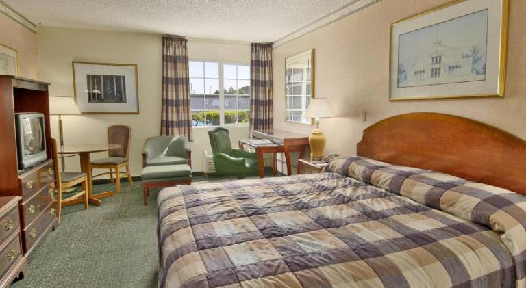 Days Inn by Wyndham Mt. Vernon — photo 2