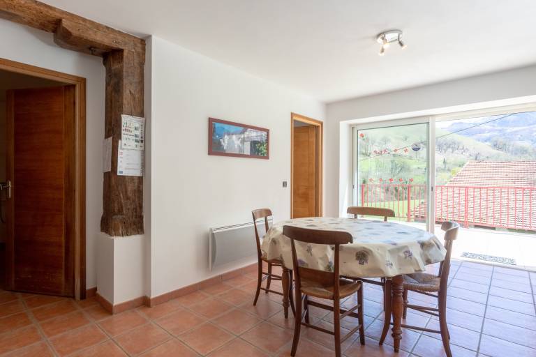 50 m² ground-floor apartment with mountain view, private terrace and Wi-Fi — photo 5
