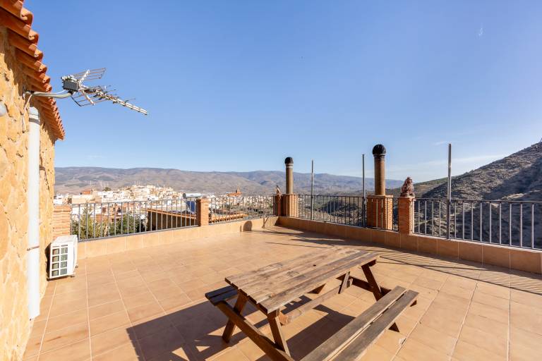Vacation home with pool, terrace & fast internet | Mountain view | Good for workation — photo 3