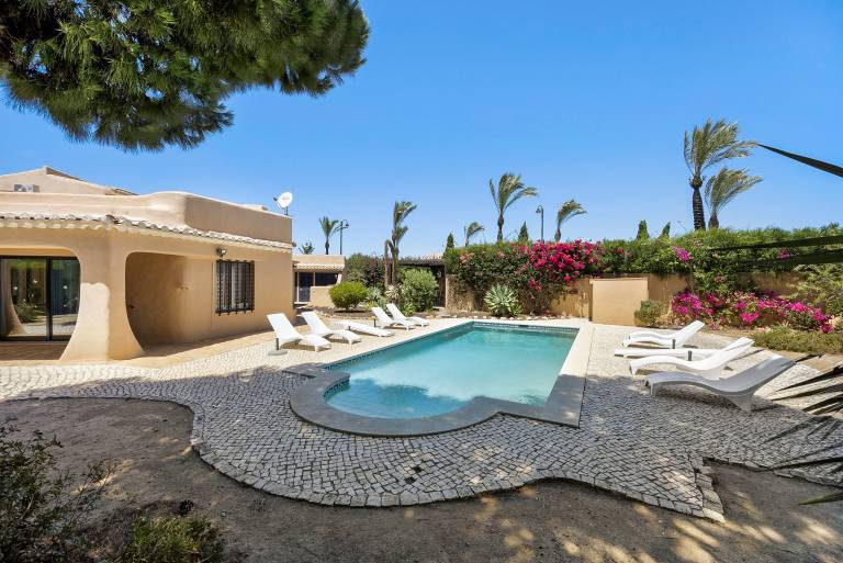 Villa "Casa Canavial" with Sea View, Private Pool & Wi-Fi in Lagos