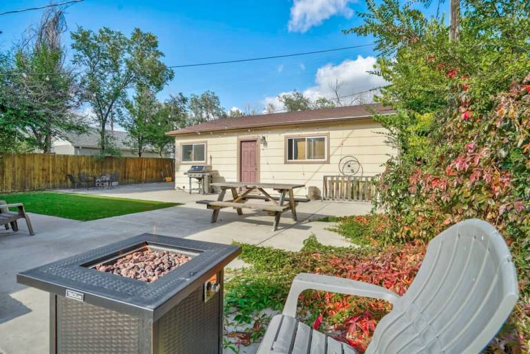 Vacation home with yard & BBQ in Colorado Springs, CO