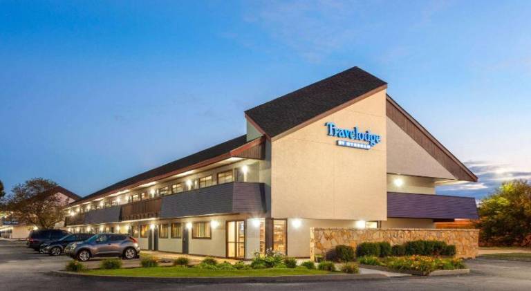 Travelodge by Wyndham Peoria — photo 3