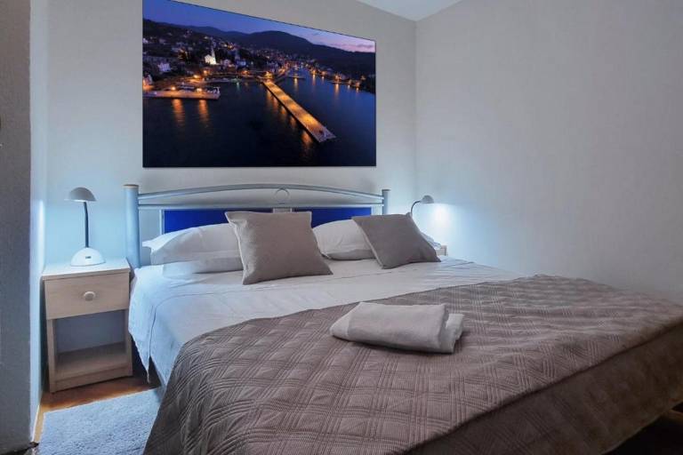 kuća Otok Zlarin