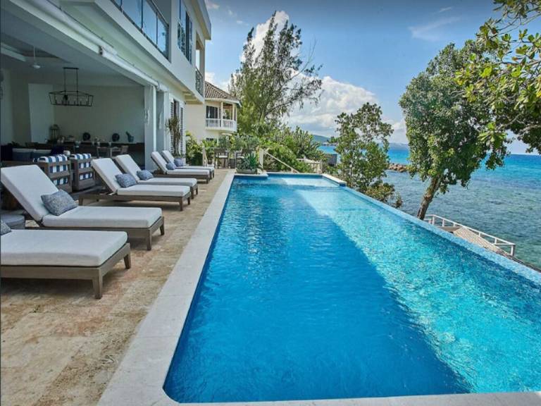 Villa  Runaway Bay