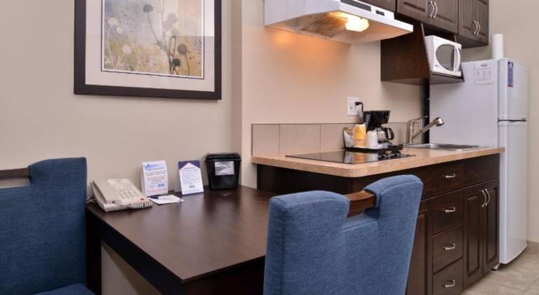 Chateau All Suites Hotel — photo 3
