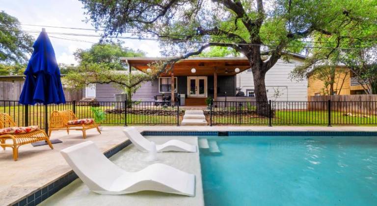 House with pool | Perfect for remote work | Dogs allowed in San Marcos, TX