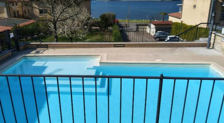 Apartment with pool — photo 4