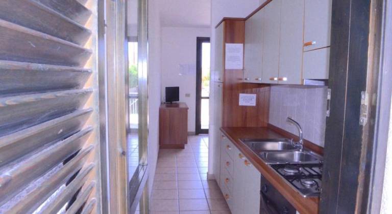 Serviced apartment with barbecue, yard & pool — photo 4