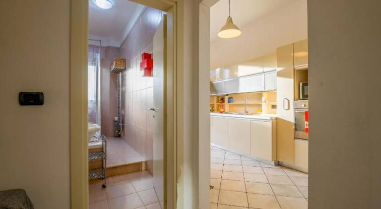 Rental apartment with patio — photo 4