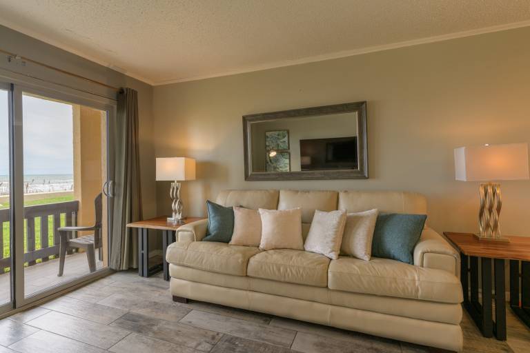 Condo with grill & private pool in South Padre Island, TX