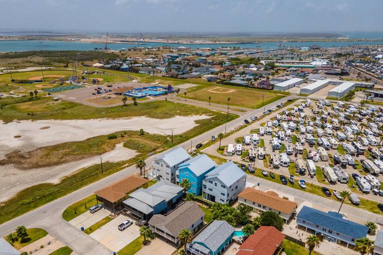 Vacation home with patio & barbeque | Perfect for remote work in Port Aransas, TX
