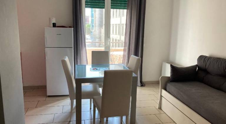 De Gasperi House- Elegante appartamento, con terrazza, nel cuore di Napoli — photo 5
