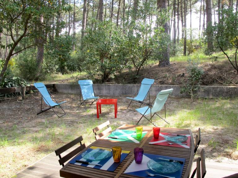 Fully equipped vacation home with terrace, barbecue & yard | Pets allowed — photo 2