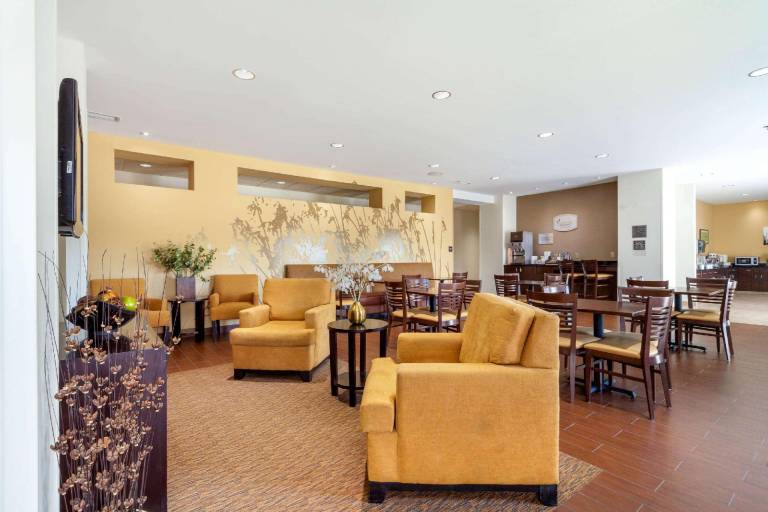 Sleep Inn & Suites Bismarck I-94 — photo 3