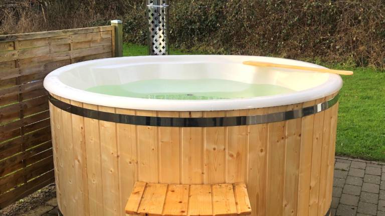 Family-oriented vacation home with garden, private pool & jacuzzi | Pets are welcome — photo 4