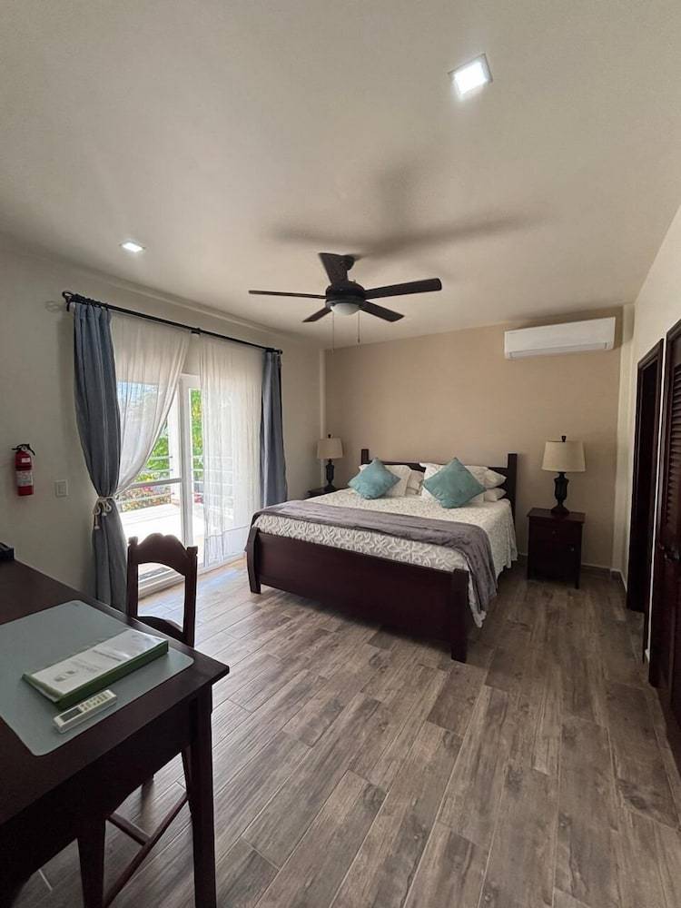 Aparthotel Caye Caulker