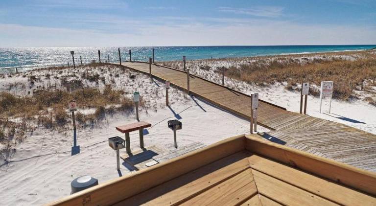 House with pool in Destin, FL